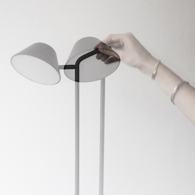 Audo vloerlamp Peek Floor Lamp door Jonas Wagell