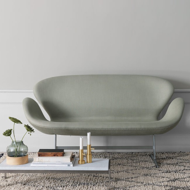 Fritz Hansen bank Swan Sofa Model 3321 Textiel door Arne Jacobsen 