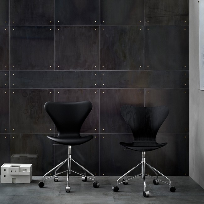 Fritz Hansen bureaustoel Series 7 Model 3117 Swivel Chair door Arne Jacobsen 