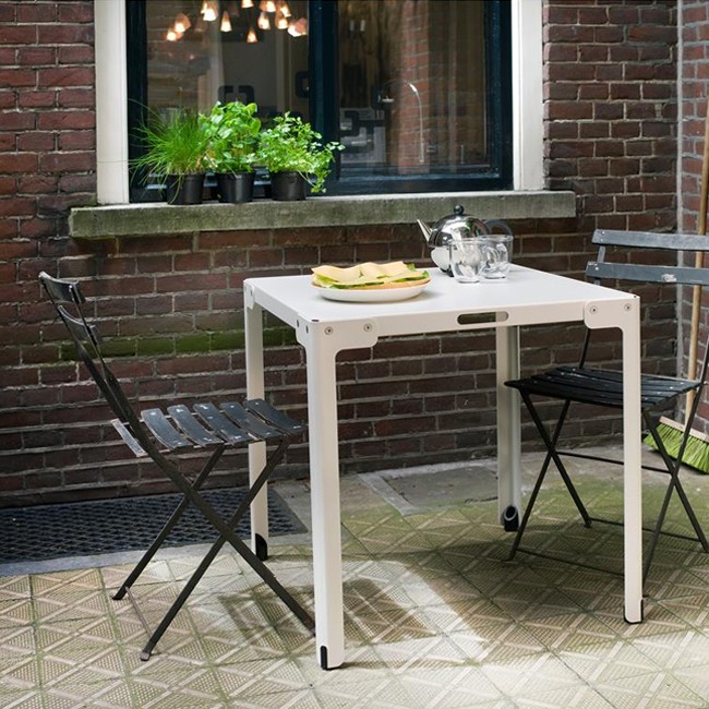 Functionals buitentafel T-Table Outdoor door Serener