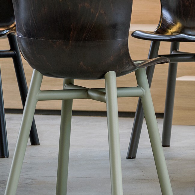 Functionals stoel Wendela grijsgroen frame door Serener