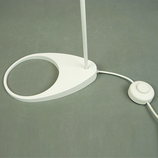 Louis Poulsen vloerlamp AJ Floor door Arne Jacobsen
