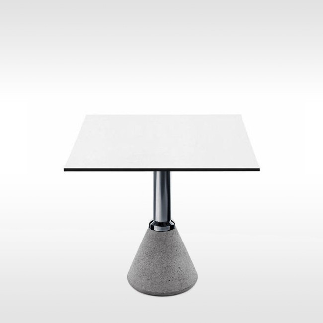 Magis tafel Table_One Bistrot vierkant door Konstantin Grcic