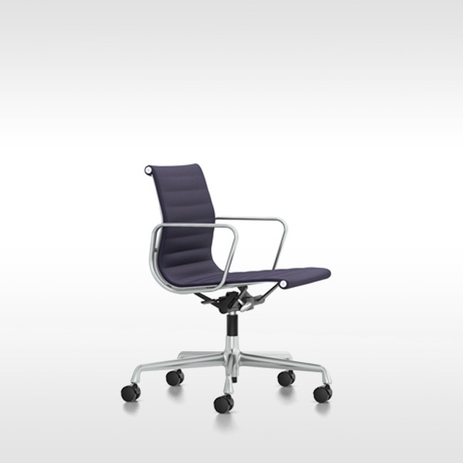 Vitra bureaustoel Aluminium Chair EA 118 stof door Charles & Ray Eames