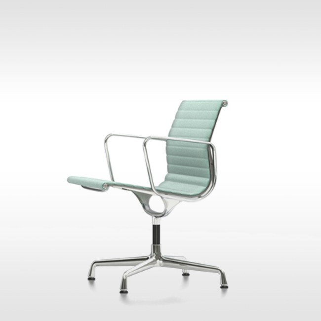 Vitra stoel Aluminium Chair EA 107 stof door Charles & Ray Eames