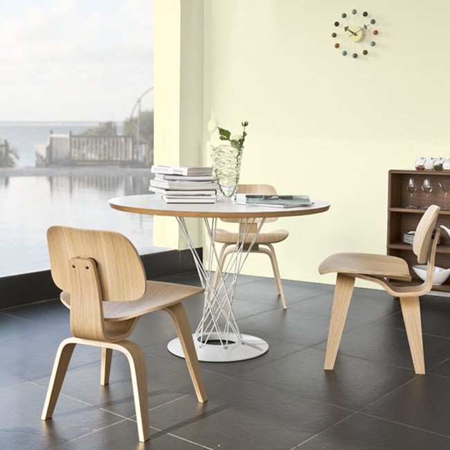 Vitra stoel DCW Dining Chair Plywood Group door Charles & Ray Eames 