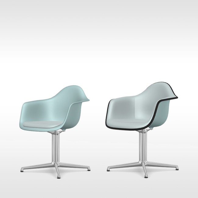 Vitra stoel Eames Plastic Armchair DAL Ijsgrijs bekleed door Charles & Ray Eames
