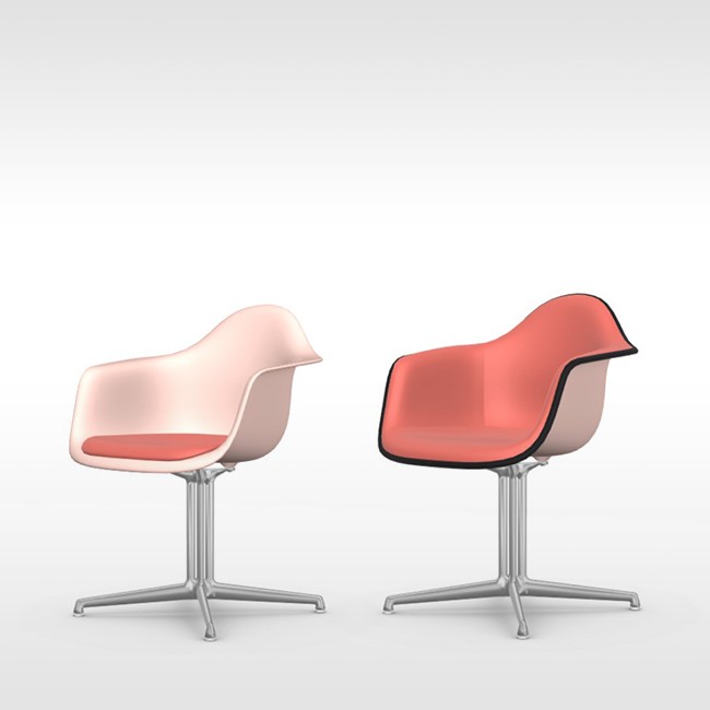 Vitra stoel Eames Plastic Armchair DAL Pale Rose bekleed door Charles & Ray Eames