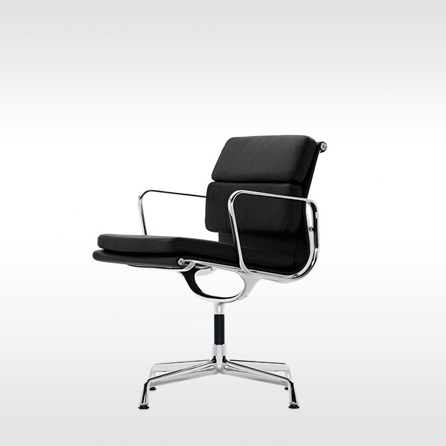 Vitra stoel Soft Pad Chair EA 208 Leder L20 door Charles & Ray Eames
