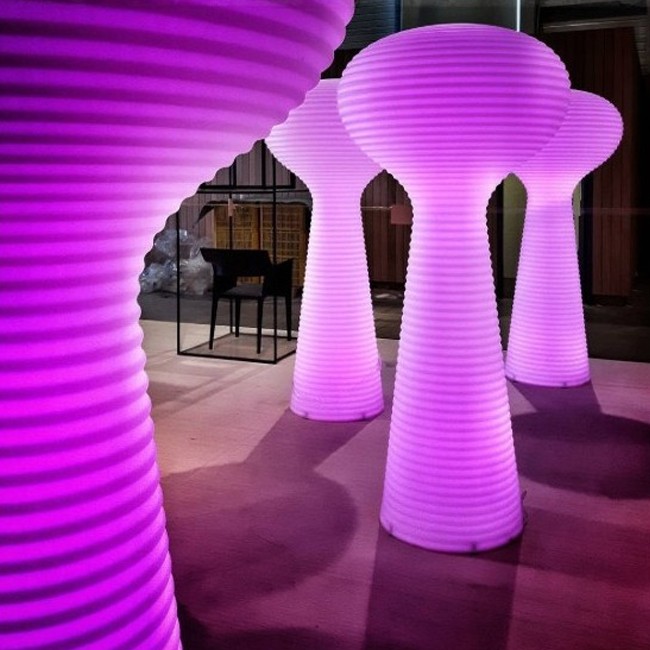 Vondom outdoor vloerlamp Bloom Lamp door Eugeni Quitllet 